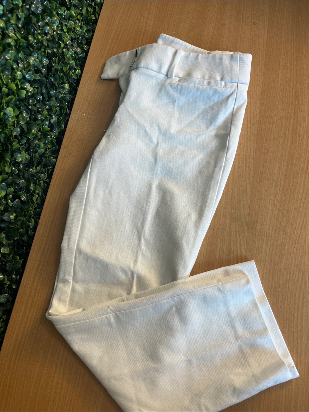 LOFT White Capris - Clean Cropped Style